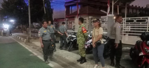Koramil Jatinegara dan Warga Perkuat Keamanan Lewat Patroli Malam