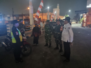 Babinsa dan Komduk Rutin Patroli Malam Jaga Keamanan Wilayah Tangerang