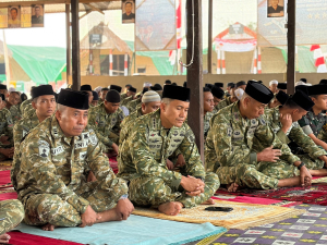 Hadapi Kemarau dan Karhutla, Prajurit Gelar Sholat Istisqo di Sekerat