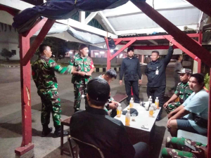 Koramil Cakung Bersama Warga Perkuat Kamtibmas dan Cegah Banjir