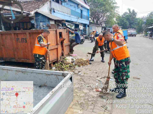 Satgas Sampah Koramil 01 Tangerang Bersihkan Tumpukan Sampah di Gerendeng