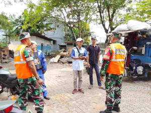 Koramil 02 Batuceper Sosialisasikan Penanganan Darurat Sampah di Benda