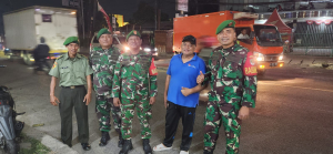 Babinsa dan Komduk Perkuat Keamanan Wilayah melalui Patroli Malam