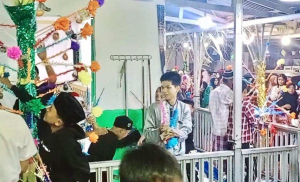 Tradisi Berebut Telur Meriahkan Maulid Nabi di Pejagalan Jakarta Utara
