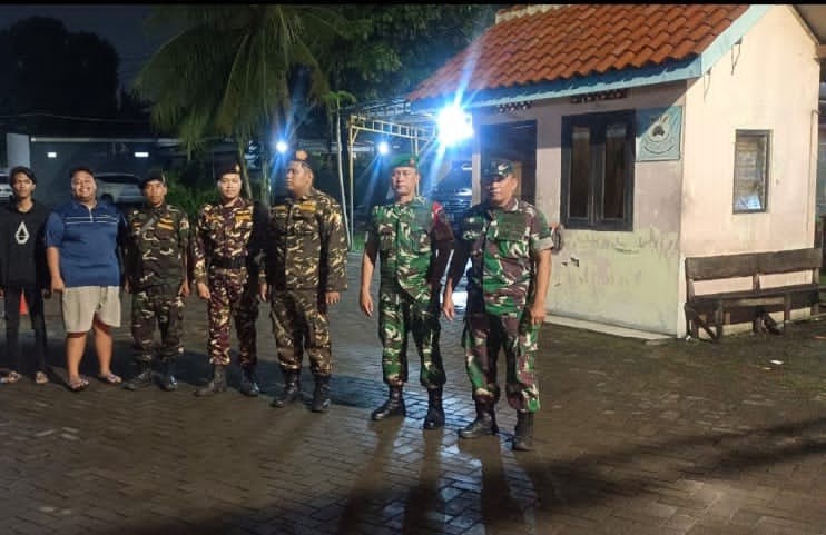 Babinsa dan Komduk Patroli Malam Perkuat Keamanan Wilayah Tangerang