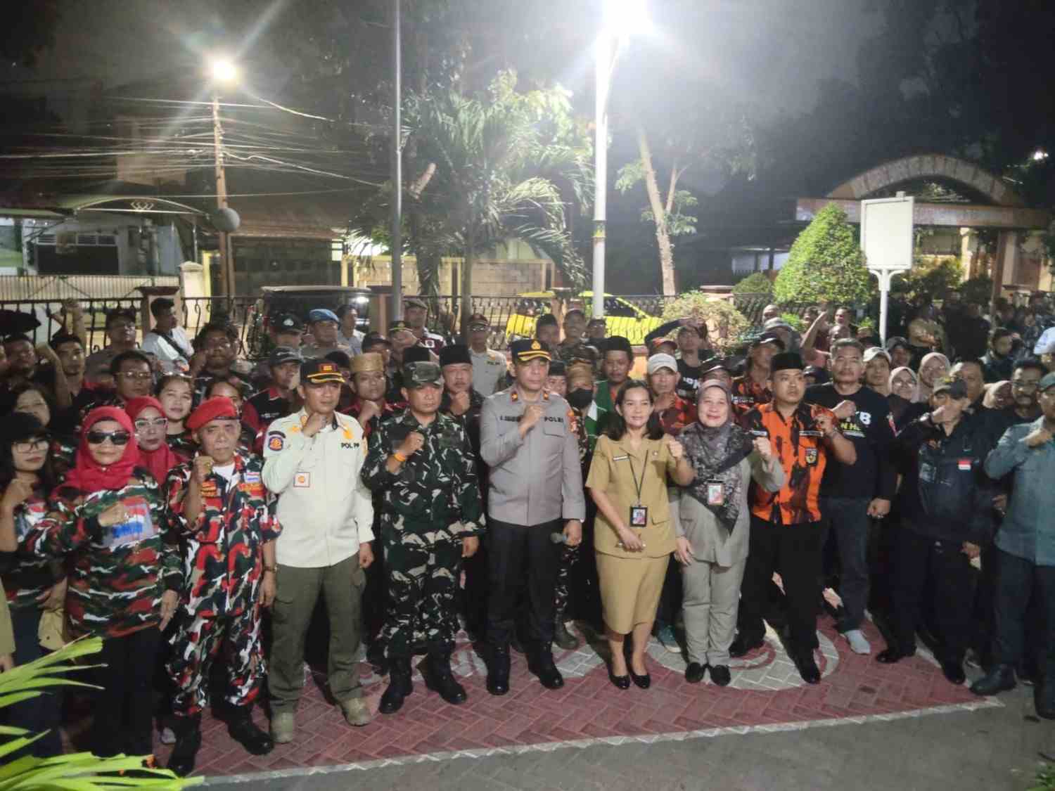 Babinsa dan Komduk Patroli Malam Jaga Kamtibmas Pulogadung