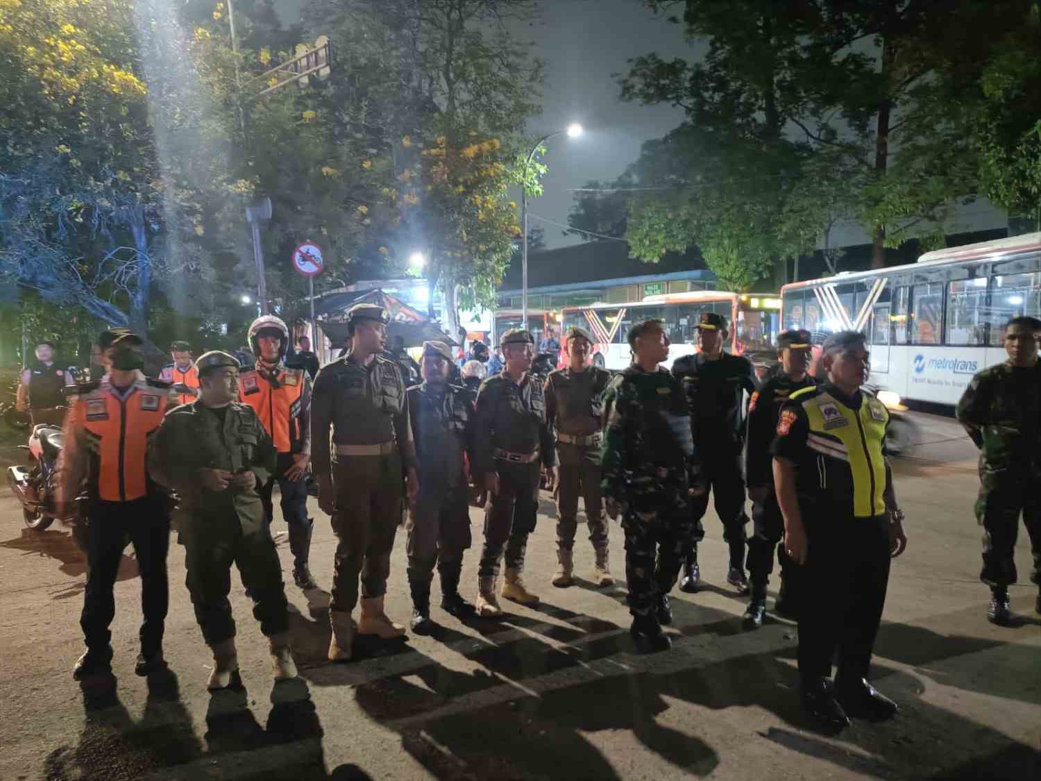 TNI dan Komduk Intensifkan Patroli Malam Cegah Gangguan Kamtibmas
