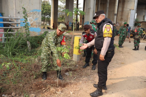 Kodim 0506 Tangerang Tanam 300 Pohon Peringati HUT ke-81 TNI