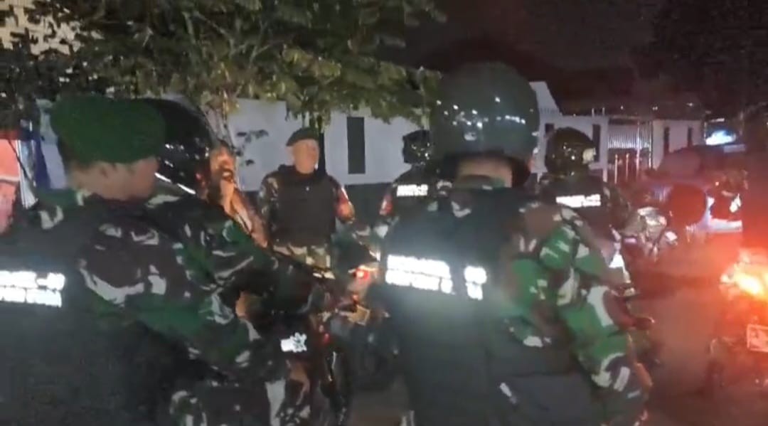 Patroli Malam Babinsa dan Komduk Perkuat Siskamling di Wilayah Tangerang