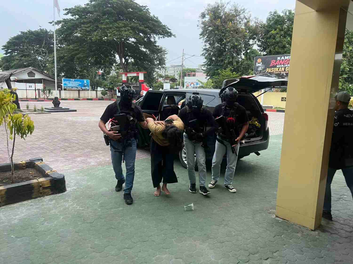 Densus 88 Tangkap 11 Tersangka Terorisme di Enam Provinsi