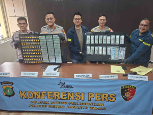 Polsek Penjaringan Bongkar Toko Kosmetik Diduga Jual Obat Keras