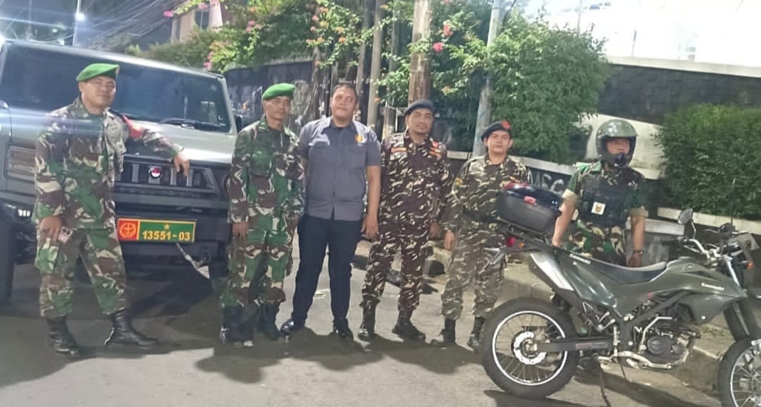 Babinsa Ciledug dan Pondok Aren Patroli Malam Bersama Komduk