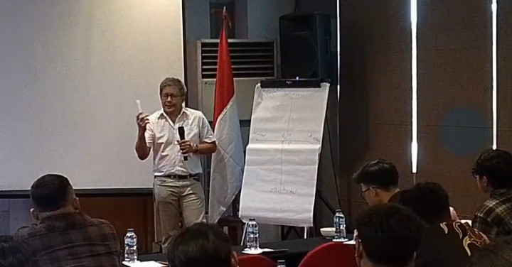 Rocky Gerung Soroti Tuntutan Ideologi Gen Z, Asep Kususanto Tekankan Partisipasi Publik