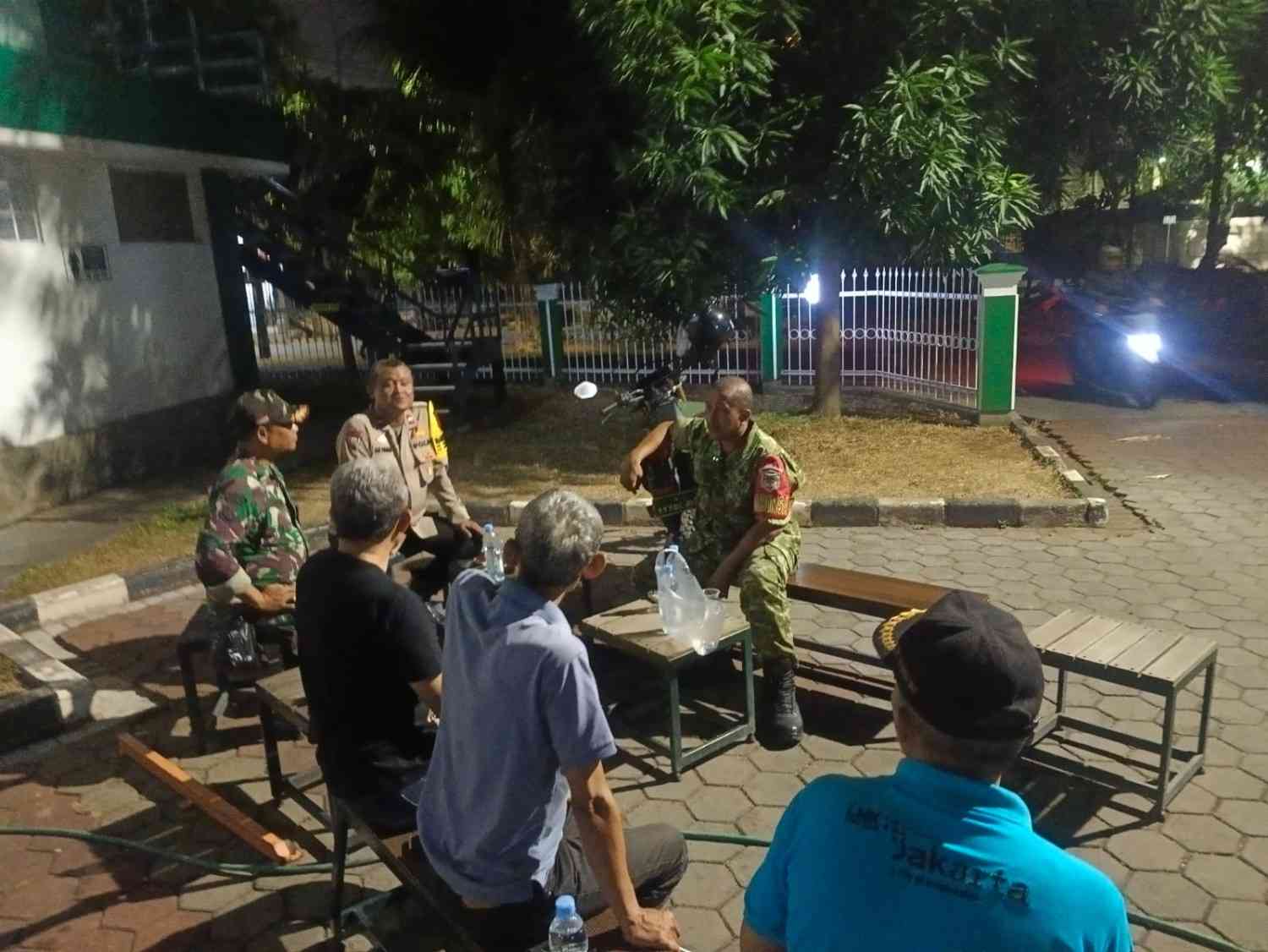 Cegah Tawuran Remaja, Koramil Duren Sawit Perkuat Patroli Malam