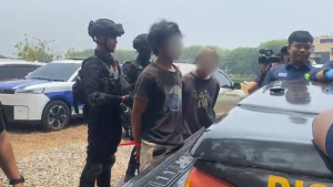 Brimob dan Ditresnarkoba Gerebek Kampung Ambon, Dua Orang Diamankan