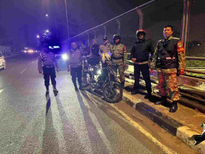 Patroli Koramil Pasar Rebo-Ciracas, Warga Diajak Aktif Jaga Keamanan