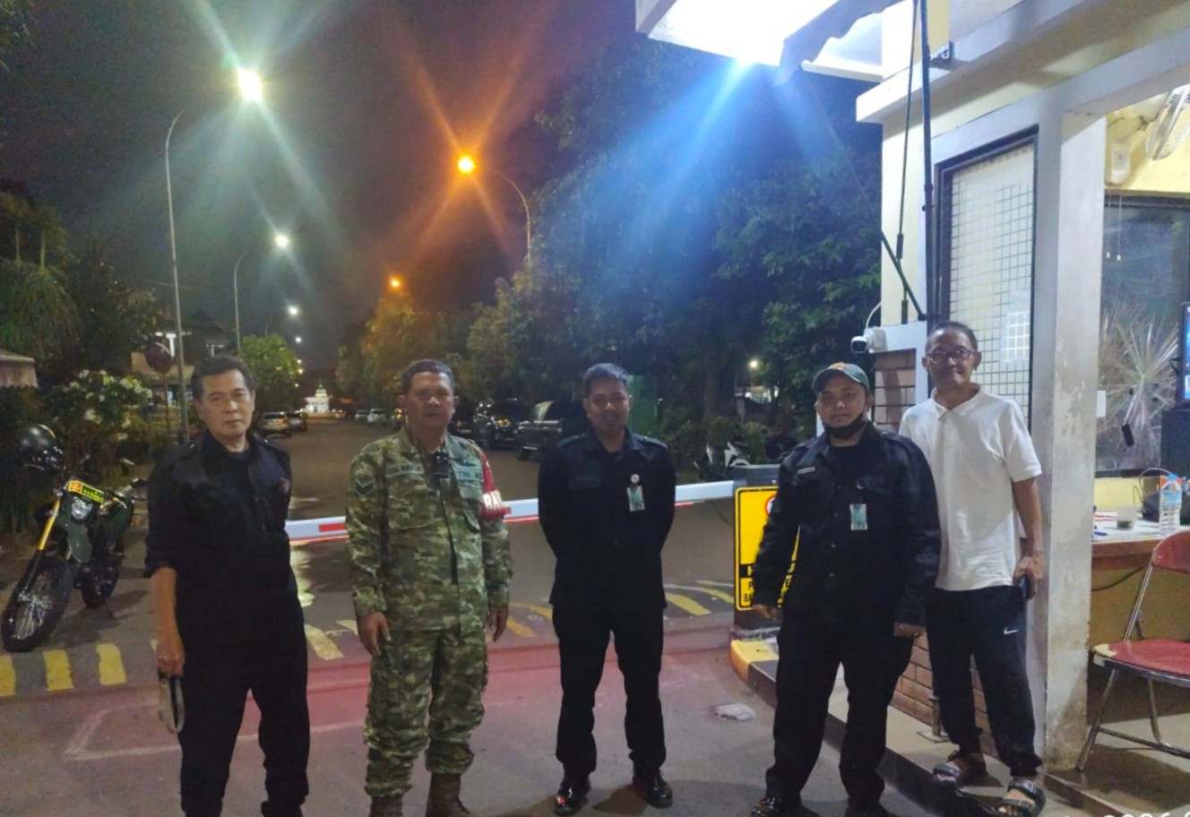 Babinsa Duren Sawit dan Komduk Patroli, Antisipasi Tawuran Remaja