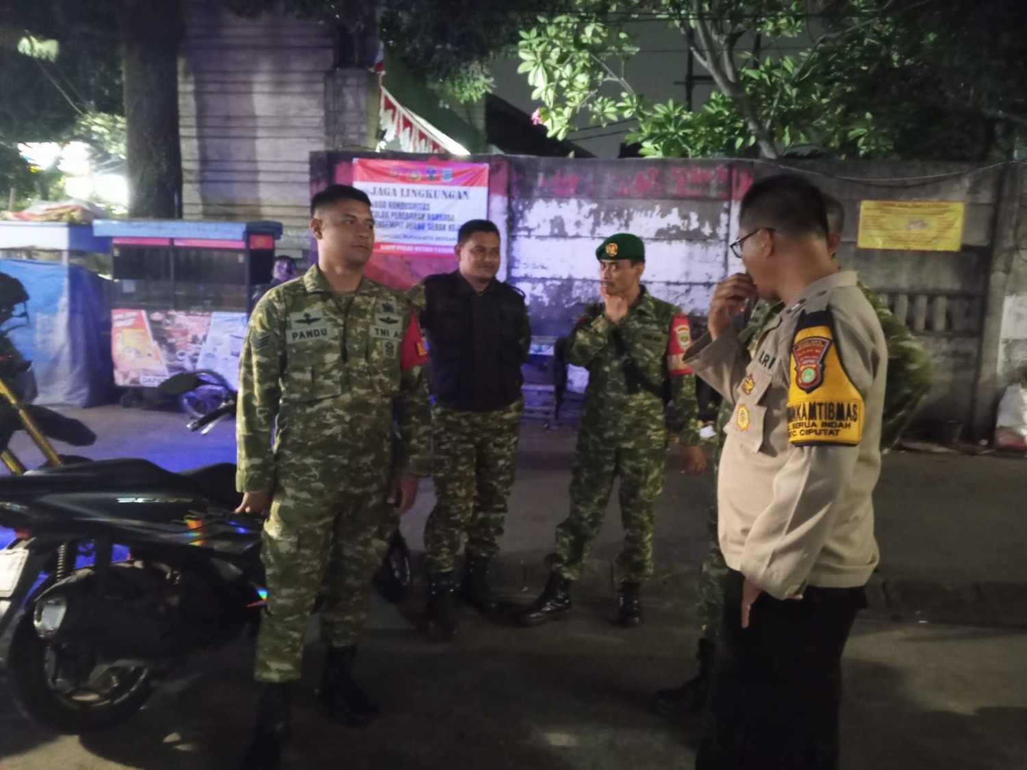 Babinsa dan Komduk Sisir Wilayah Tangerang, Antisipasi Tawuran hingga Kejahatan Malam